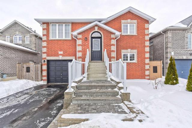 1301 Perniegie Cres, House detached with 3 bedrooms, 2 bathrooms and 2 parking in Innisfil ON | Image 2