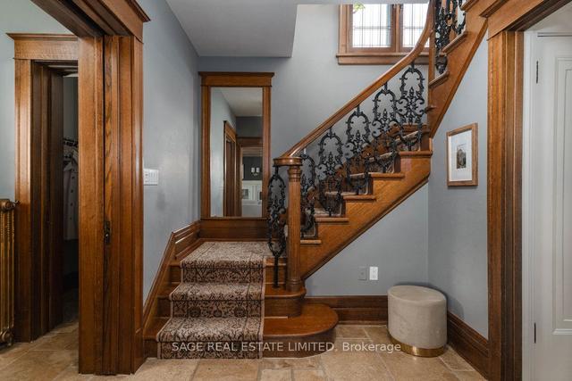 153 St. Clair Ave, House detached with 5 bedrooms, 2 bathrooms and 3 parking in Hamilton ON | Image 10