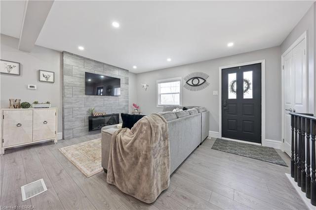 23 Huff Avenue, House detached with 3 bedrooms, 1 bathrooms and 1 parking in Brantford ON | Image 5
