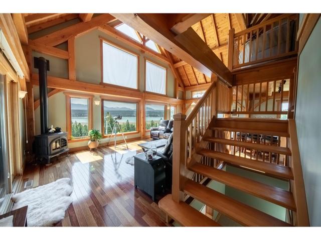 779 Sundown Lane, House detached with 3 bedrooms, 4 bathrooms and null parking in East Kootenay B BC | Image 11