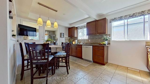 70 Springhome Rd, House detached with 3 bedrooms, 3 bathrooms and 6 parking in Barrie ON | Image 4