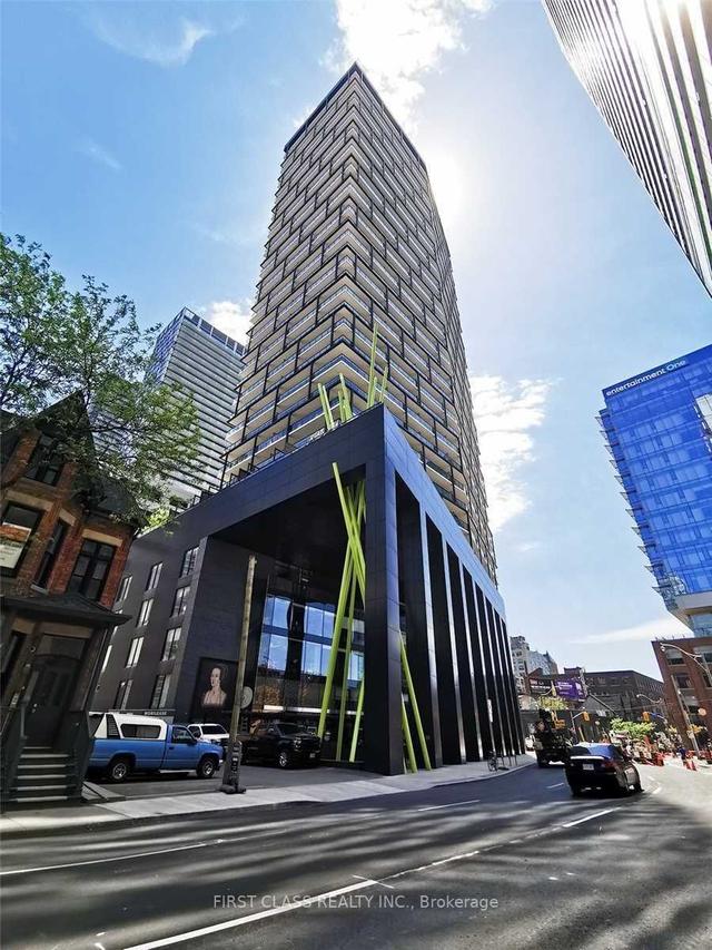 1402 - 125 Peter St, Condo with 2 bedrooms, 2 bathrooms and 1 parking in Toronto ON | Image 1