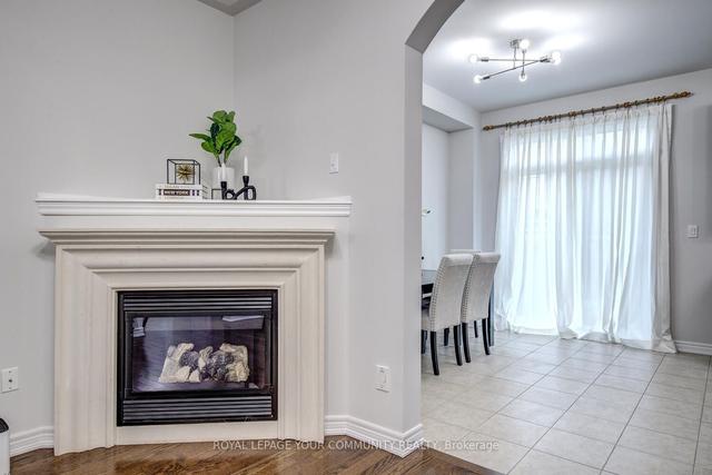 424 Lady Nadia Dr, House detached with 4 bedrooms, 3 bathrooms and 4 parking in Vaughan ON | Image 2