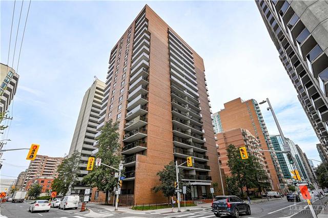 Chic 1-bedroom, 1-bathroom condominium in downtown Ottawa provides the utmost in urban living convenience | Image 1