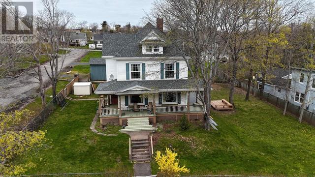 36 Pleasant St, House detached with 4 bedrooms, 2 bathrooms and null parking in Pictou NS | Image 1