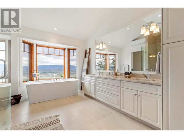 5774 Deadpine Dr, House detached with 6 bedrooms, 5 bathrooms and 3 parking in Central Okanagan BC | Image 28