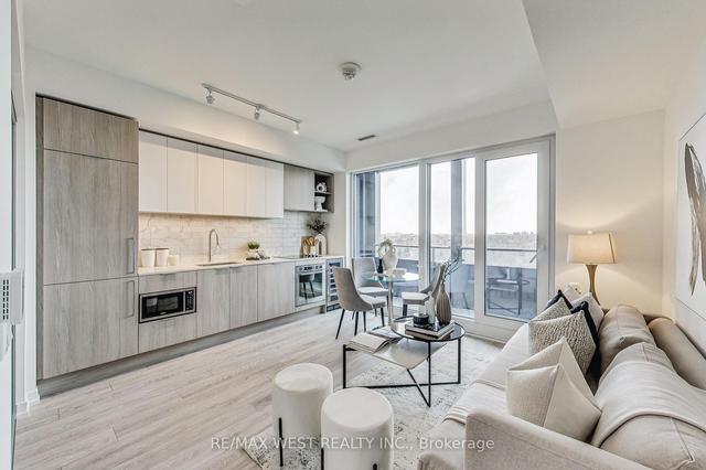 1608 - 2020 Bathurst St, Condo with 1 bedrooms, 1 bathrooms and 0 parking in Toronto ON | Image 1