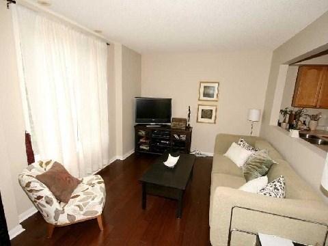 TH527 - 10 Douro St, Townhouse with 2 bedrooms, 2 bathrooms and 1 parking in Toronto ON | Image 2