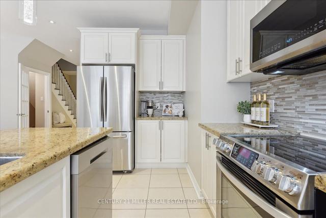 301 Sarah Cline Dr, House attached with 3 bedrooms, 4 bathrooms and 2 parking in Oakville ON | Image 3
