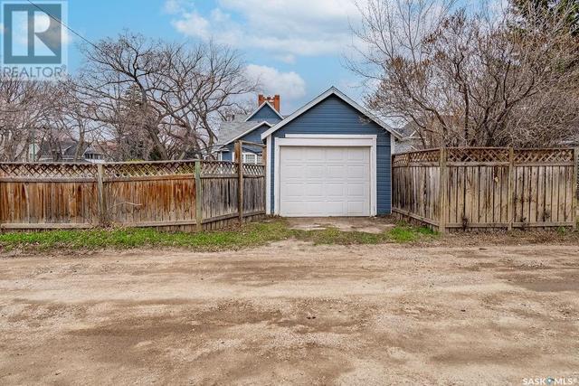 502 10th St E, House detached with 3 bedrooms, 2 bathrooms and null parking in Saskatoon SK | Image 42