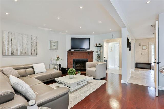 23 Lisajane Crt, House detached with 6 bedrooms, 3 bathrooms and 8 parking in Hamilton ON | Image 12