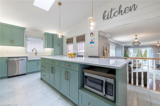 22 Jutta Crescent, House detached with 4 bedrooms, 2 bathrooms and 4 parking in London ON | Image 4