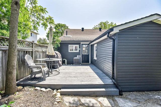7 Balfour St, House detached with 3 bedrooms, 1 bathrooms and 4 parking in Brantford ON | Image 29