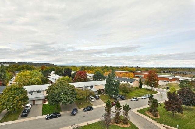 710 - 15 Nicklaus Dr, Condo with 2 bedrooms, 1 bathrooms and 1 parking in Hamilton ON | Image 9
