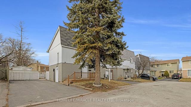 15 Horatio Crt, House detached with 3 bedrooms, 2 bathrooms and 4 parking in Brampton ON | Image 35