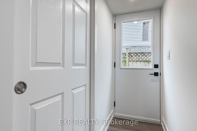 109 Kovac Rd, House detached with 2 bedrooms, 1 bathrooms and 1 parking in Cambridge ON | Image 23