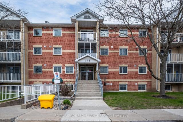 211 - 316 Kingsdale Ave, Condo with 2 bedrooms, 1 bathrooms and 1 parking in Kingston ON | Image 12