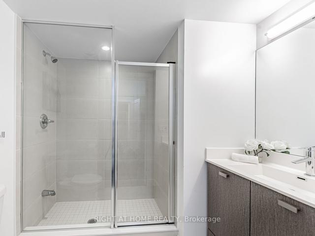 2716 - 275 Village Green Sq, Condo with 2 bedrooms, 2 bathrooms and 1 parking in Toronto ON | Image 7
