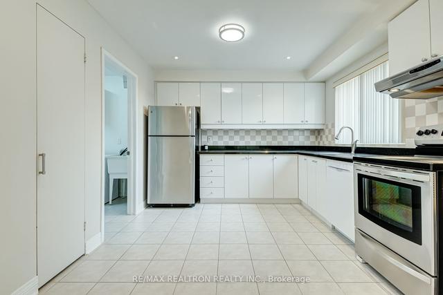 47 Laurie Shepway, Townhouse with 3 bedrooms, 2 bathrooms and 1 parking in Toronto ON | Image 8