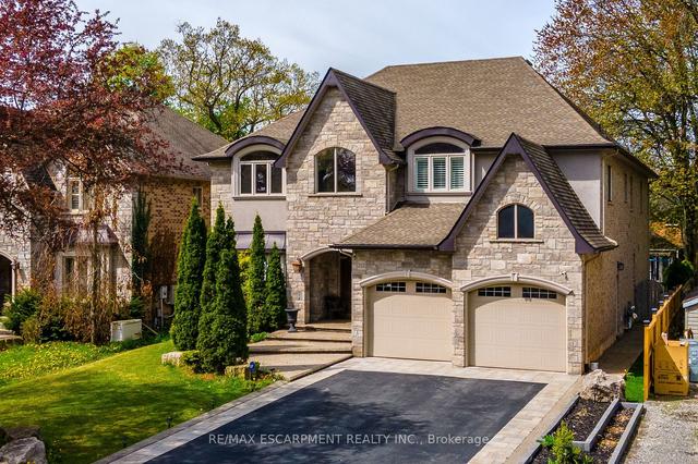 212 Valleyview Dr, House detached with 5 bedrooms, 5 bathrooms and 8 parking in Hamilton ON | Image 1