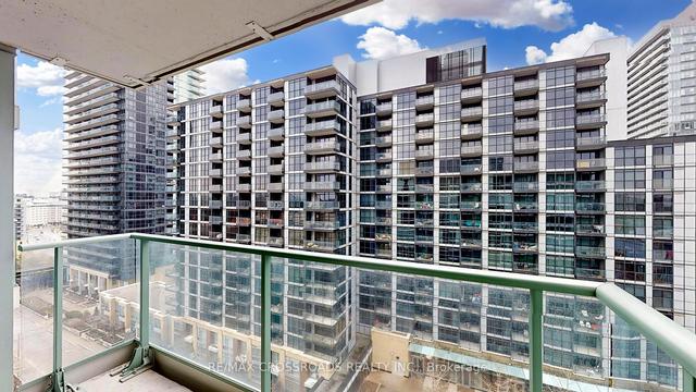 1112 - 15 Singer Ct, Condo with 1 bedrooms, 2 bathrooms and 1 parking in Toronto ON | Image 18