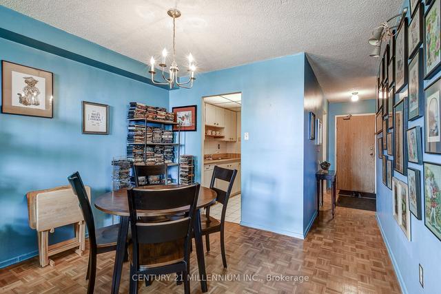 215 - 4 Lisa St, Condo with 2 bedrooms, 1 bathrooms and 2 parking in Brampton ON | Image 9