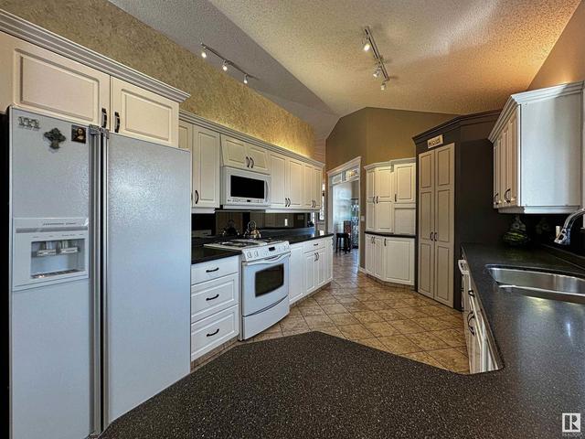1 Celebrity Estates Dr, House detached with 3 bedrooms, 2 bathrooms and null parking in Drayton Valley AB | Image 11