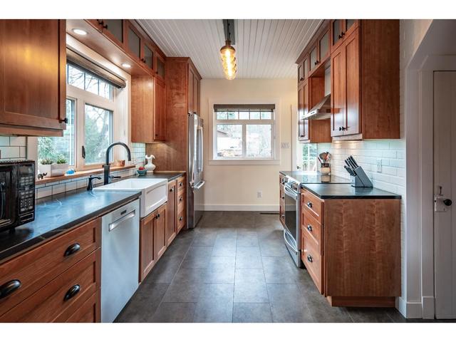 311 Front St, House detached with 3 bedrooms, 2 bathrooms and 4 parking in Kaslo BC | Image 27