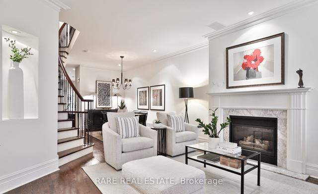 102 Pleasant Blvd, Townhouse with 3 bedrooms, 4 bathrooms and 2 parking in Toronto ON | Image 1