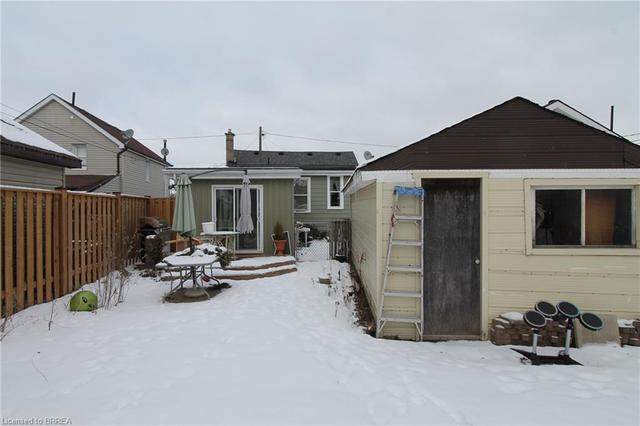 20 Holme St, House detached with 2 bedrooms, 1 bathrooms and 2 parking in Brantford ON | Image 21