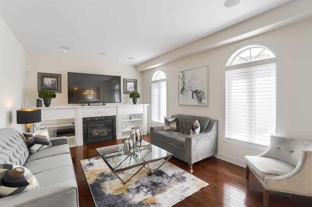23 Scotchmere Cres, House detached with 4 bedrooms, 5 bathrooms and 6 parking in Brampton ON | Image 4