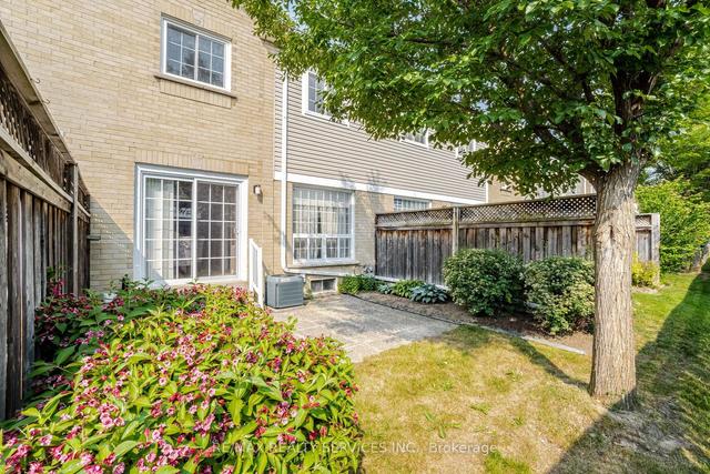 17 Hartnell Sq, Townhouse with 2 bedrooms, 3 bathrooms and 3 parking in Brampton ON | Image 21