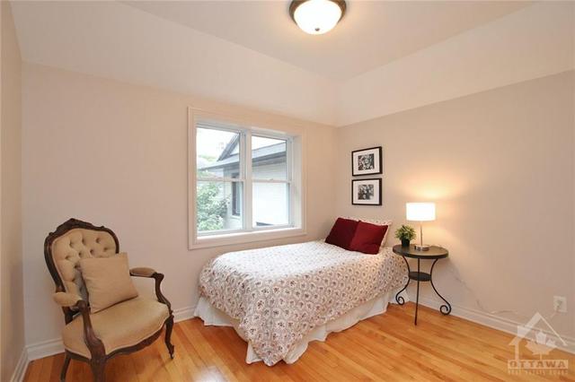 22 Gould St, House detached with 3 bedrooms, 2 bathrooms and 4 parking in Ottawa ON | Image 22