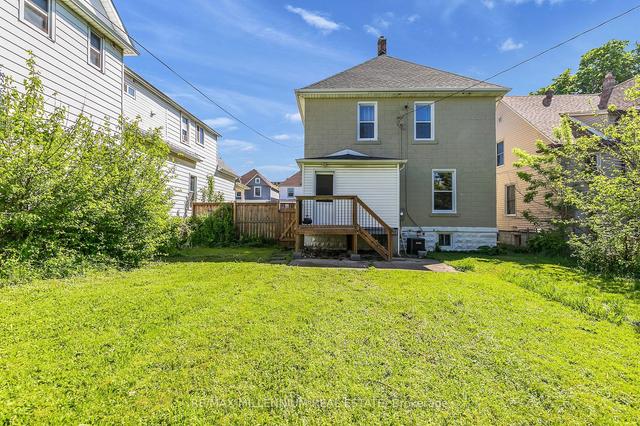 719 Dougall Ave, House detached with 4 bedrooms, 2 bathrooms and 3 parking in Windsor ON | Image 20