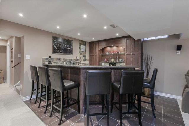 2215 Empire Cres, House detached with 4 bedrooms, 4 bathrooms and 4 parking in Burlington ON | Image 24