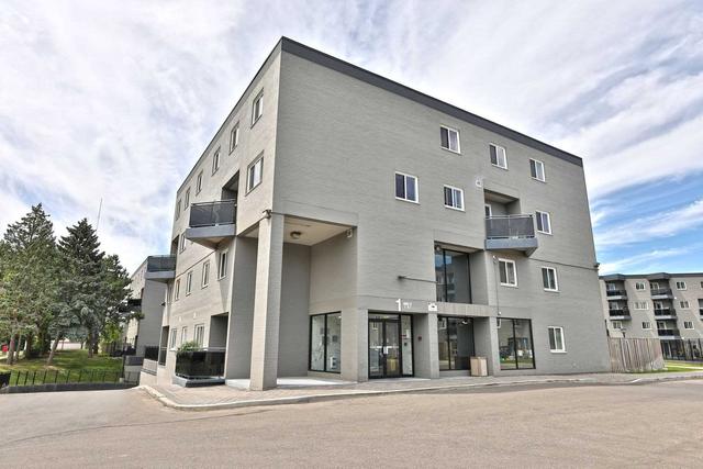 35 - 2001 Bonnymede Dr, Condo with 2 bedrooms, 2 bathrooms and 1 parking in Mississauga ON | Image 1
