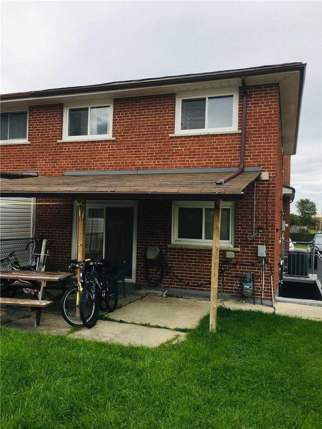 36 Firenza Dr, House semidetached with 3 bedrooms, 3 bathrooms and 4 parking in Toronto ON | Image 3