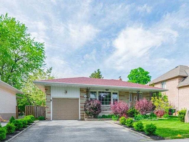 32 Gustav Cres, House detached with 4 bedrooms, 4 bathrooms and 5 parking in Toronto ON | Image 1