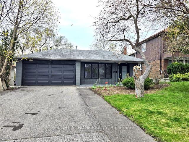 33 Oldborough Circ, House detached with 3 bedrooms, 5 bathrooms and 6 parking in Toronto ON | Image 1