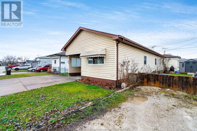 46 Regina, House detached with 2 bedrooms, 1 bathrooms and null parking in St. Catharines ON | Image 19