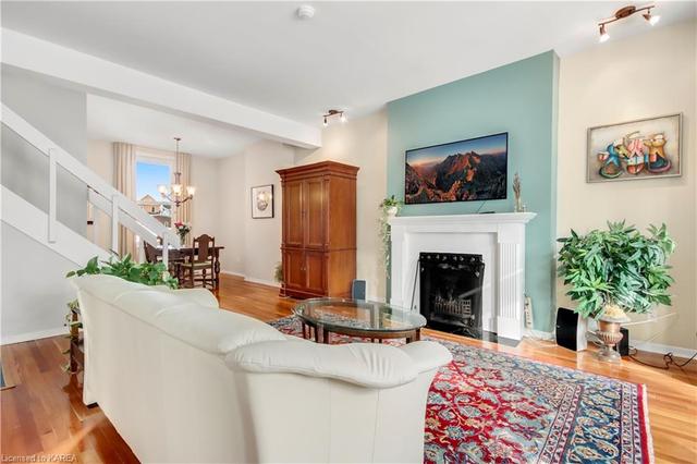 6 - 250 King St E, House attached with 2 bedrooms, 1 bathrooms and 1 parking in Kingston ON | Image 2