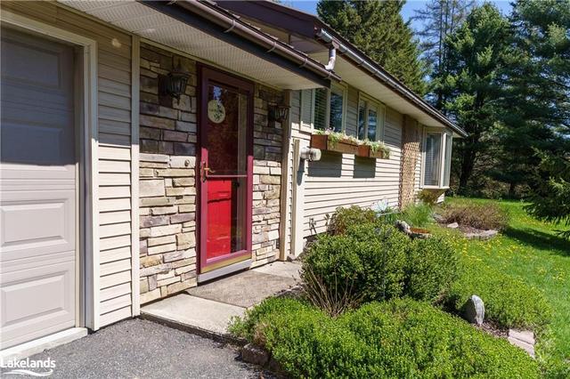 1139 High Falls Rd, House detached with 2 bedrooms, 1 bathrooms and 6 parking in Bracebridge ON | Image 17