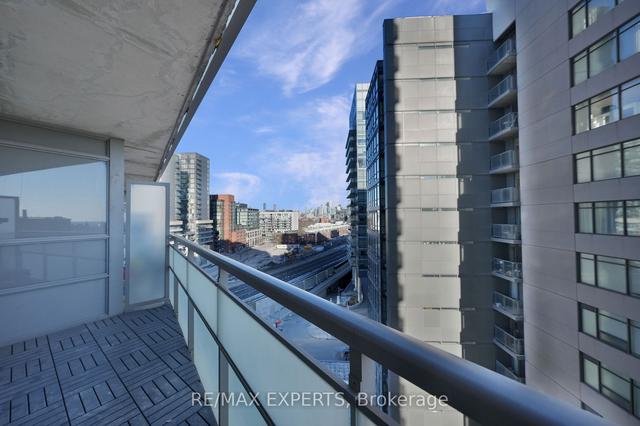 929 - 38 Joe Shuster Way, Condo with 1 bedrooms, 2 bathrooms and 1 parking in Toronto ON | Image 24