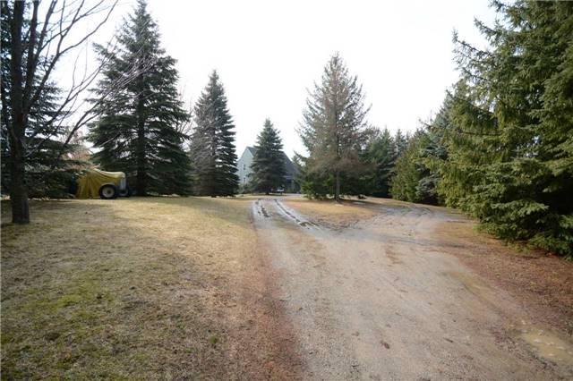 9759 Sideroad 15 Sdrd, House detached with 3 bedrooms, 3 bathrooms and 10 parking in Erin ON | Image 2
