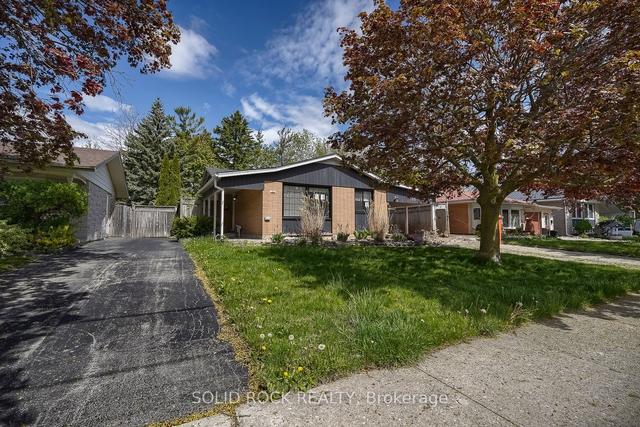 205 Village Rd, House detached with 3 bedrooms, 2 bathrooms and 3 parking in Kitchener ON | Image 12