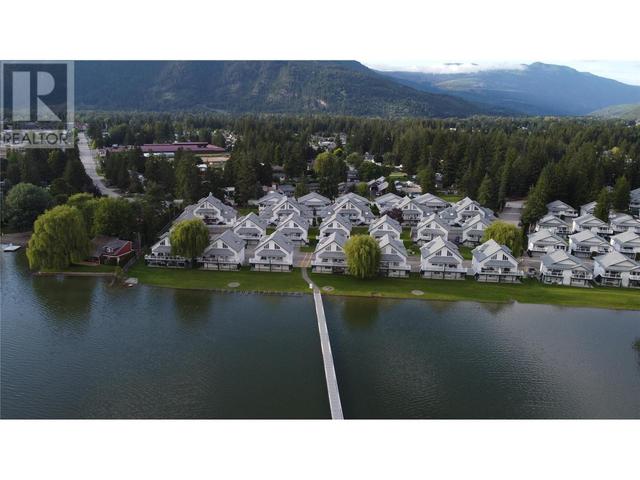 242 - 213 White Pine Crescent, Condo with 2 bedrooms, 1 bathrooms and 2 parking in Sicamous BC | Image 31
