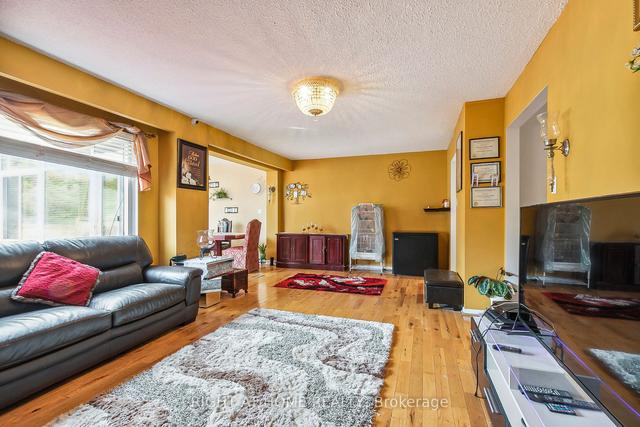 260 Braymore Blvd, House semidetached with 3 bedrooms, 4 bathrooms and 4 parking in Toronto ON | Image 27