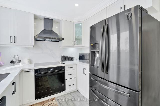 37 Idlewood Ave, House detached with 3 bedrooms, 2 bathrooms and 5 parking in Hamilton ON | Image 3