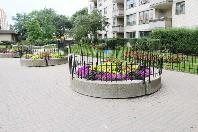 302 - 370 Dixon Rd, Condo with 2 bedrooms, 1 bathrooms and 1 parking in Toronto ON | Image 10
