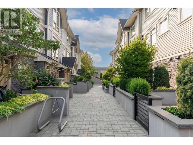11 - 115 W Queens Rd, House attached with 2 bedrooms, 3 bathrooms and 1 parking in North Vancouver BC | Image 26